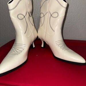 Elegant Cream Western Boots